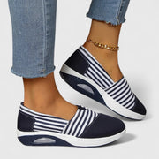 EDYTA | Wsuwane sneakersy w paski